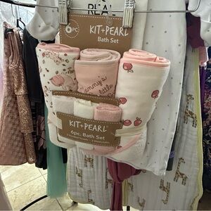 Pink and White Kids Bath Set